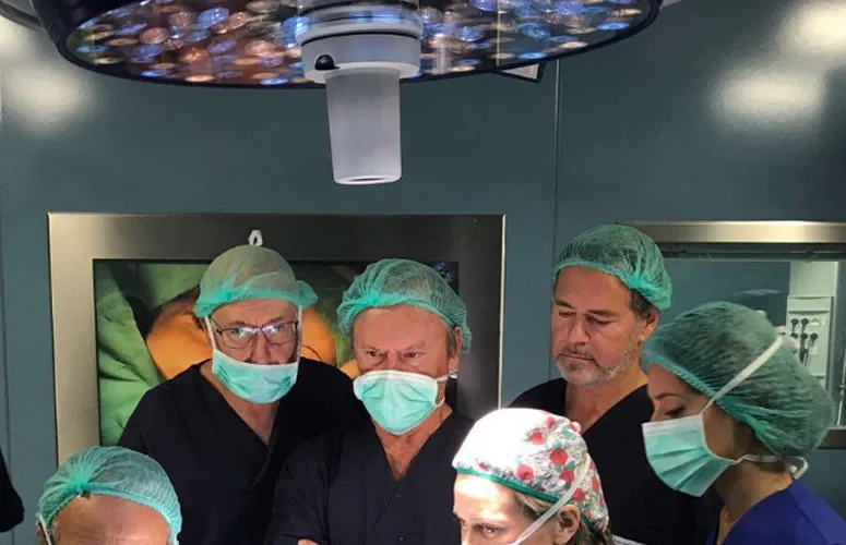 Dott. Giuseppe Davì e la sua équipe medica
